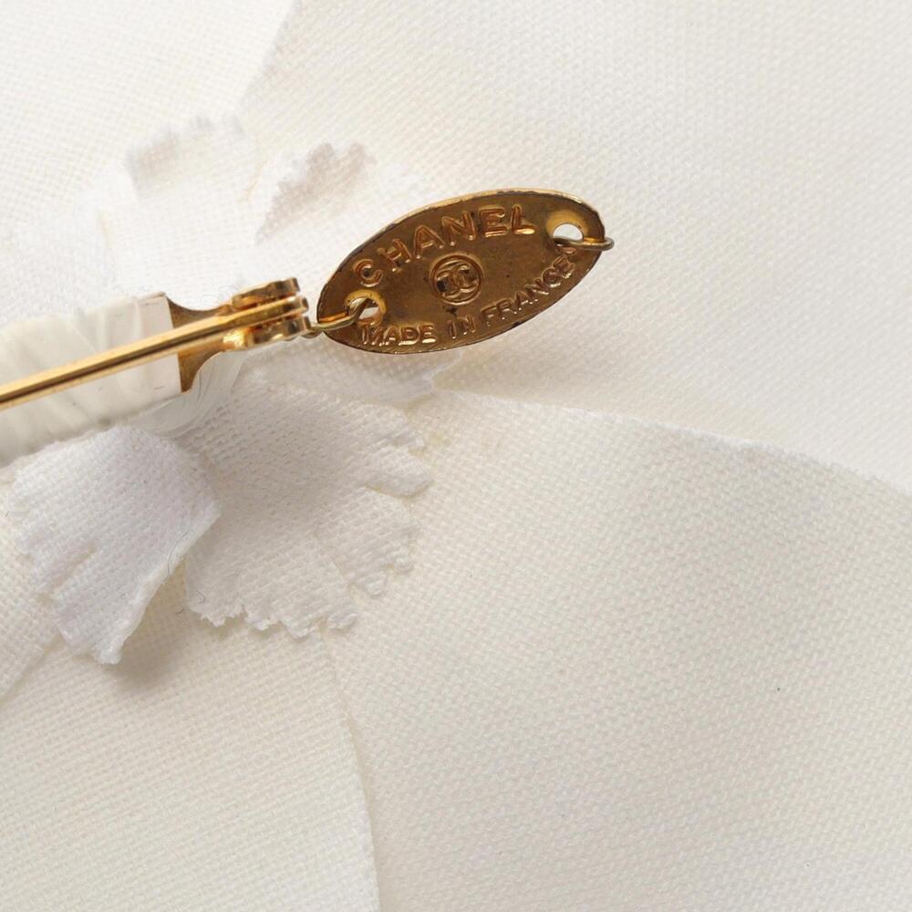 CHANEL White Brooch - Picture 5 of 5